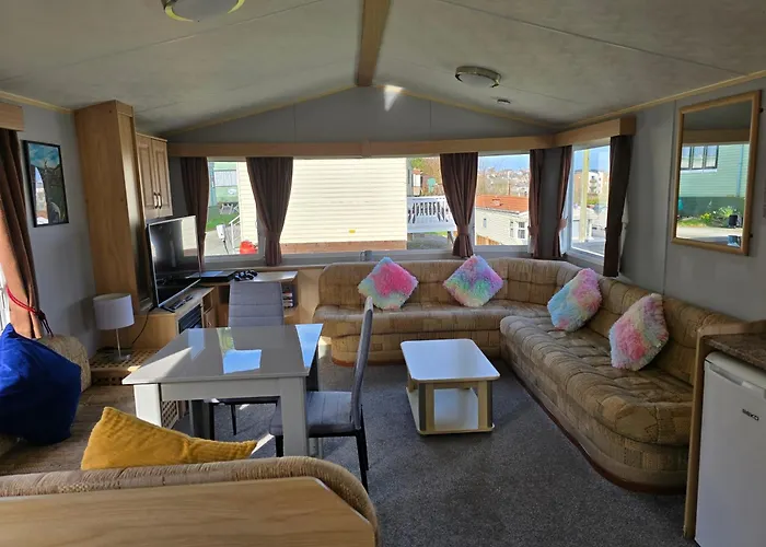 Light And Airy 2 Bedroom Mobile Home